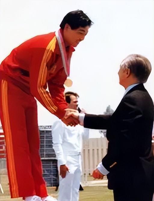 1993年北京申奥失败，有人质疑：国外有人捣鬼？邓小平12个字回复