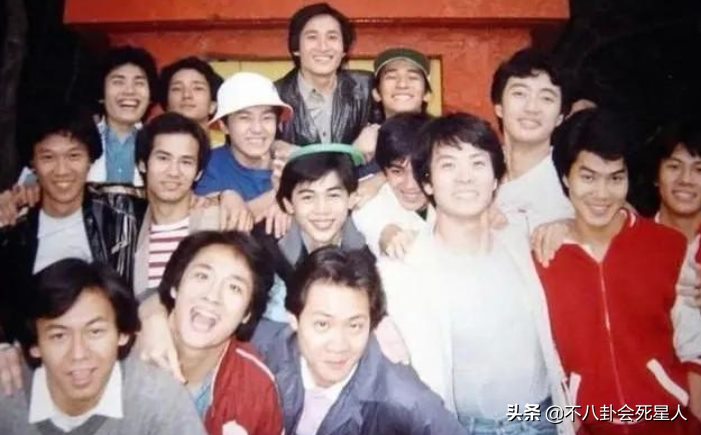 TVB最出色的一届艺人培训班，16个学员火了10个，还有5个大男主