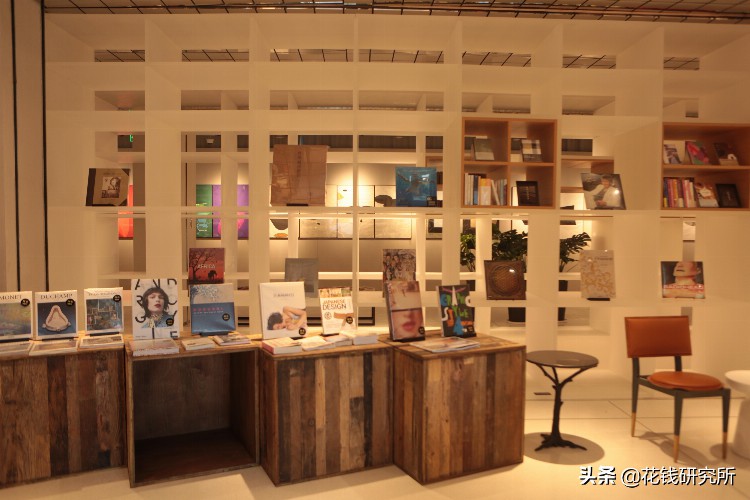 国内顶尖建筑设计师、平面设计师，在南京联手打造巨大独立书店