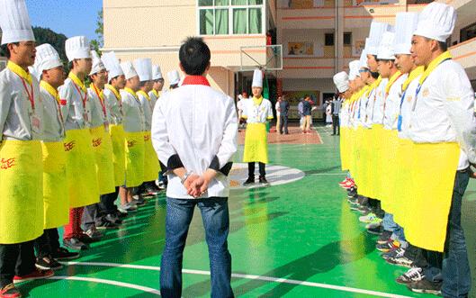 福建新东方烹饪学校：如何选择厨师培训学校