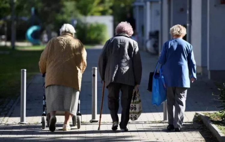 长寿不老秘籍：老年人身体健康、心理健康和社交交往的经验总结