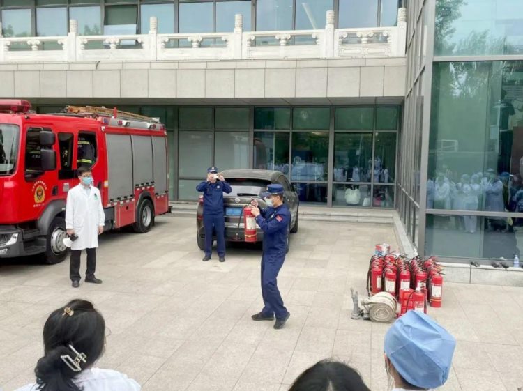 【广医时讯】安全至上 演练有方 | 广安门医院开展研究生消防安全培训