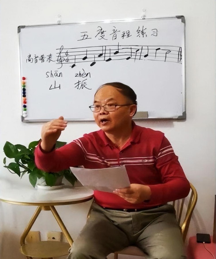 上海“知识青年”退休后，在枫锦小课展开全新学习之旅