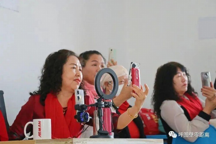 文化润疆 | 呼图壁县文化馆启动艺术类免费培训进社区活动