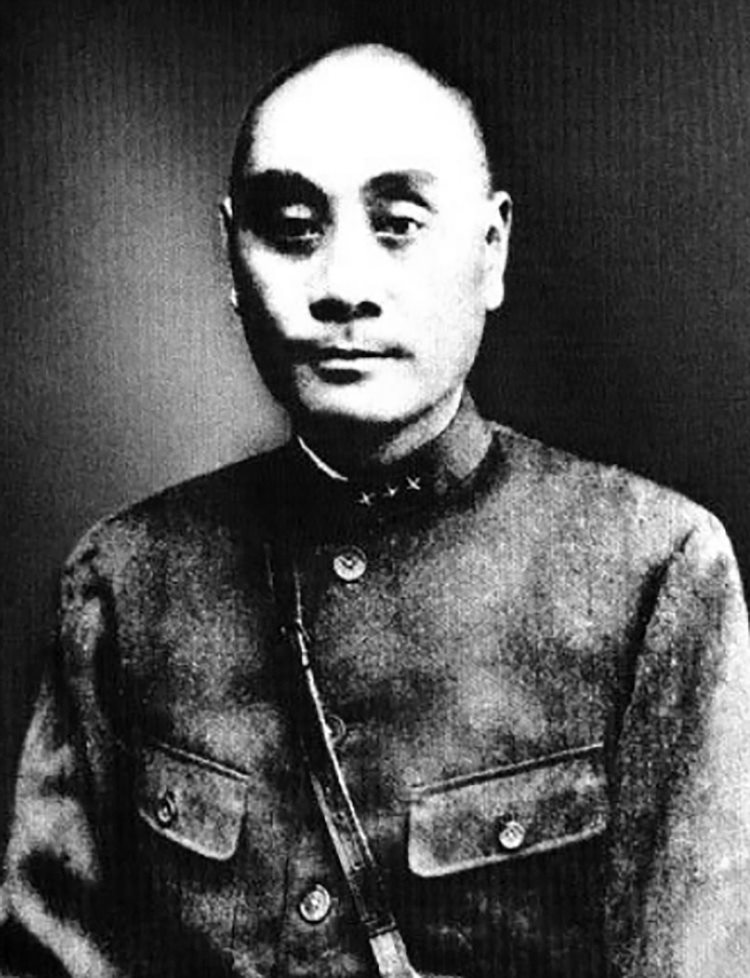 刘湘请来“神仙”帮忙，轻松打败多个军阀，为何遇到红军就不行了