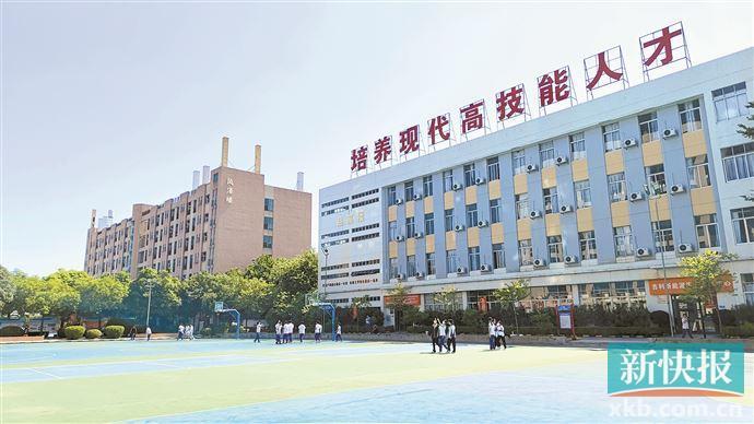 广州市华风技工学校坚持“以变求通，以动求进”孕育德心体融合工巧艺一体的高素质技能人才