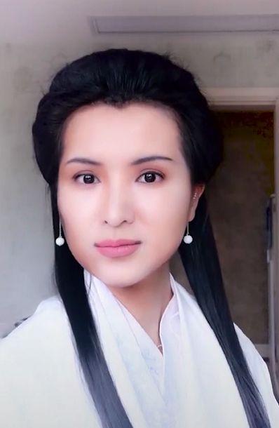 27岁重庆妹子化妆成蒙娜丽莎，狂吸60万粉，震撼《每日邮报》，卸妆后模样···