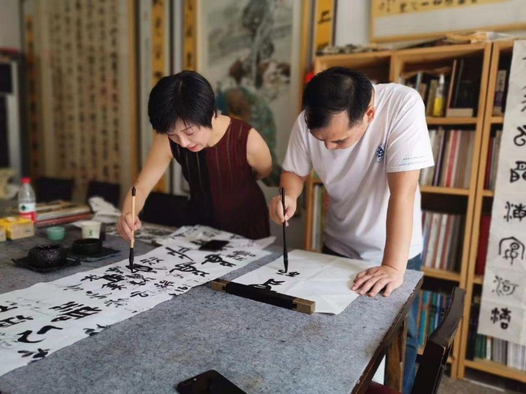 书画培训机构书香府加盟店书香府-未来书画院在上海金山挂牌成立