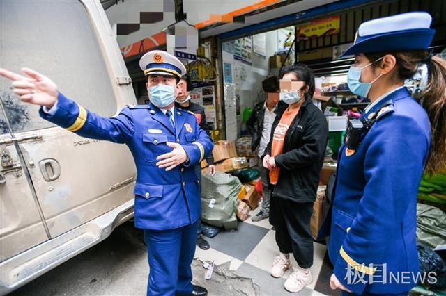 江汉消防参加首场“消防大队长热线”活动，快速上门执法打通生命通道