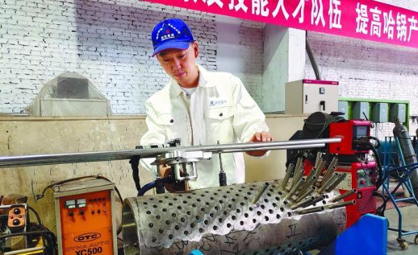 从一名普通焊工成长为焊接技术“培训教师”哈电集团王磊：“我赶上了制造业腾飞的10年”