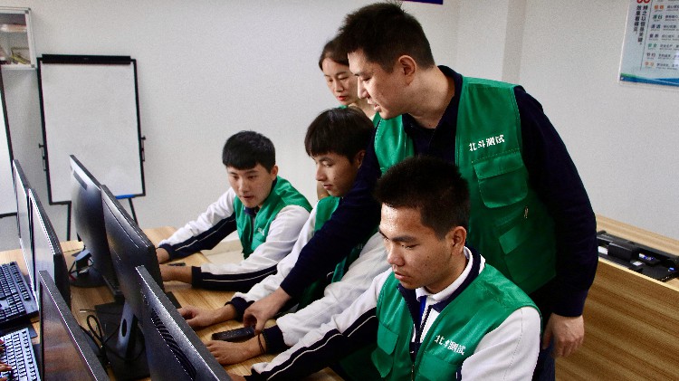 深圳鹏城技师学院建设一流师资队伍，锻造技能成才“摇篮”