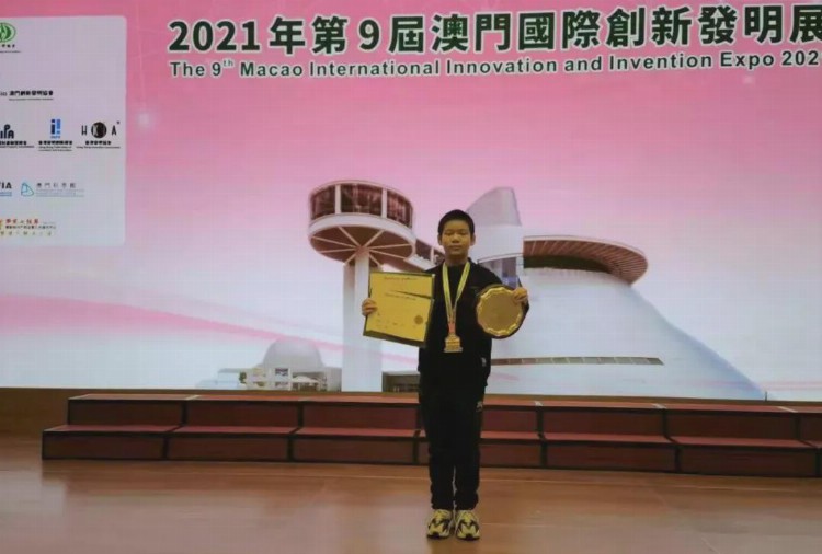 拿奖拿到手软~温江二十一世纪学校的2021，老师、学生相映红