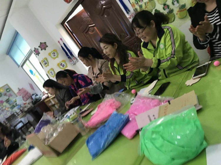 平利县幼儿园开展教师手工实操培训活动
