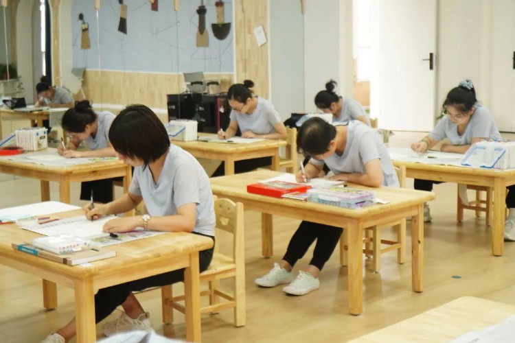 秦都区育英（名桥）幼儿园2022年暑期教师培训纪实