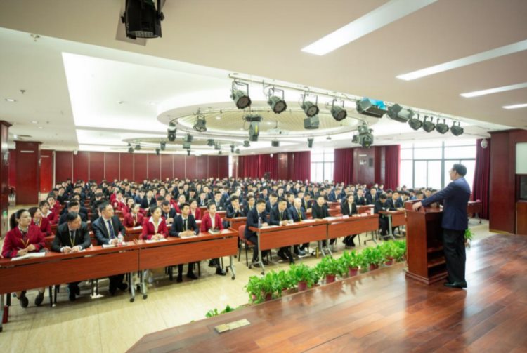 上海文峰干部特训营第136期课程（三）浩哥谈销售