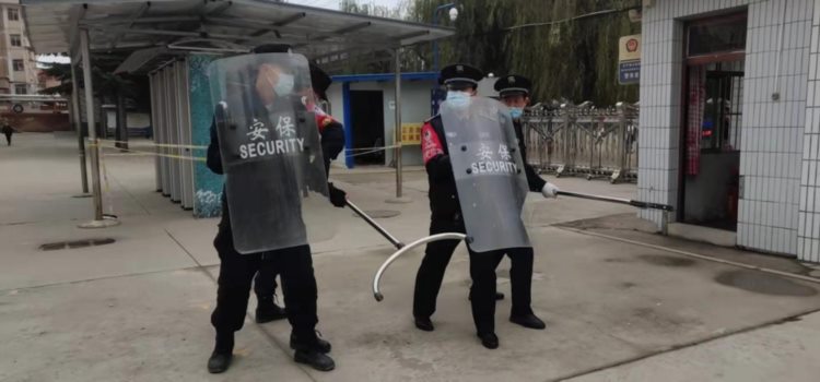 正宁公安特巡警大队深入校园开展保安人员警务实战技能培训