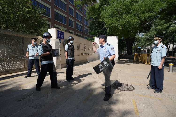 高考在即，北京民警给考点执勤保安开展应急处突培训