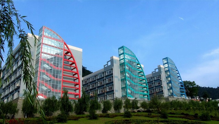 重庆这所大学虽是双非，但计算机通信类专业好，业内认可度高