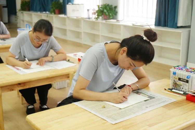 秦都区育英（名桥）幼儿园2022年暑期教师培训纪实