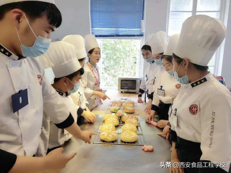 三步选择蛋糕培训学校，西安食品工程技工学校实力推荐
