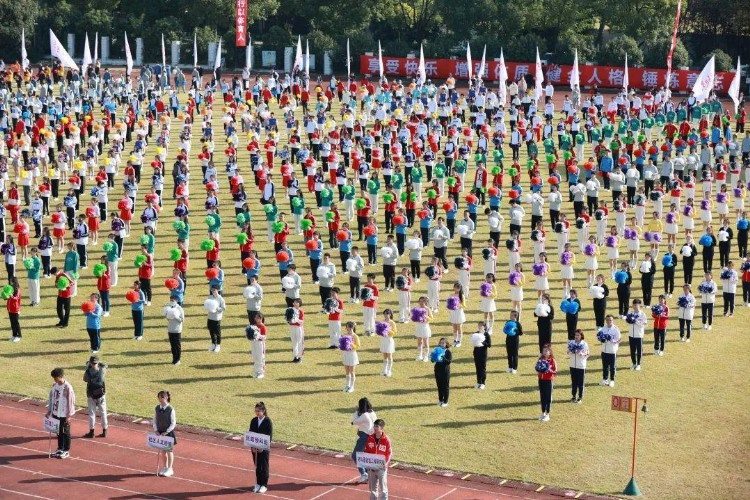 上大体育节来啦！许昕喊你一起来运动