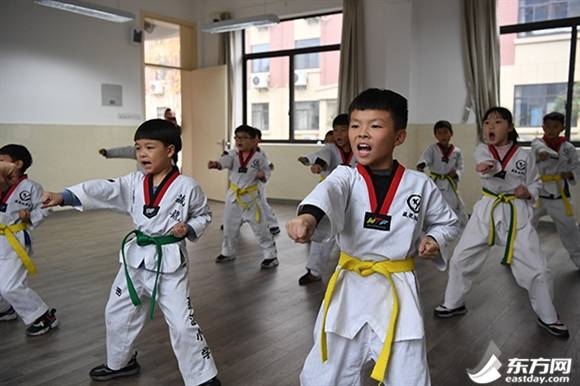 家门口的体育特色学校｜让孩子爱上跆拳道，这里还培养出了世界冠军