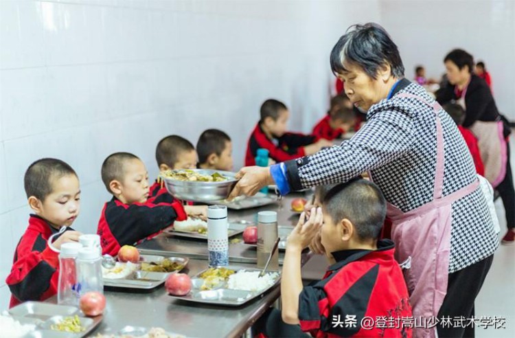 武术学校一年学费多少钱呢？