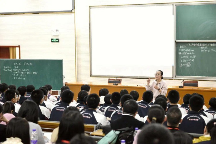 正定中学 | 河北省高中数学骨干教师培训班来我校观摩交流