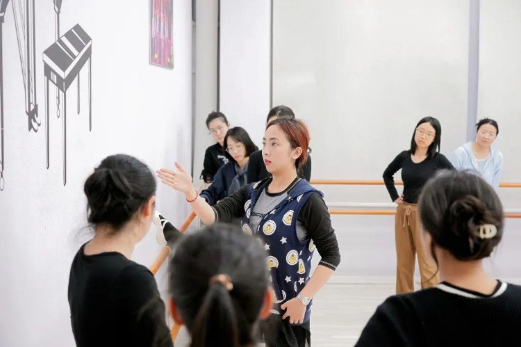 打造科创中心的艺术家园！宝山市民艺术夜校正式开课