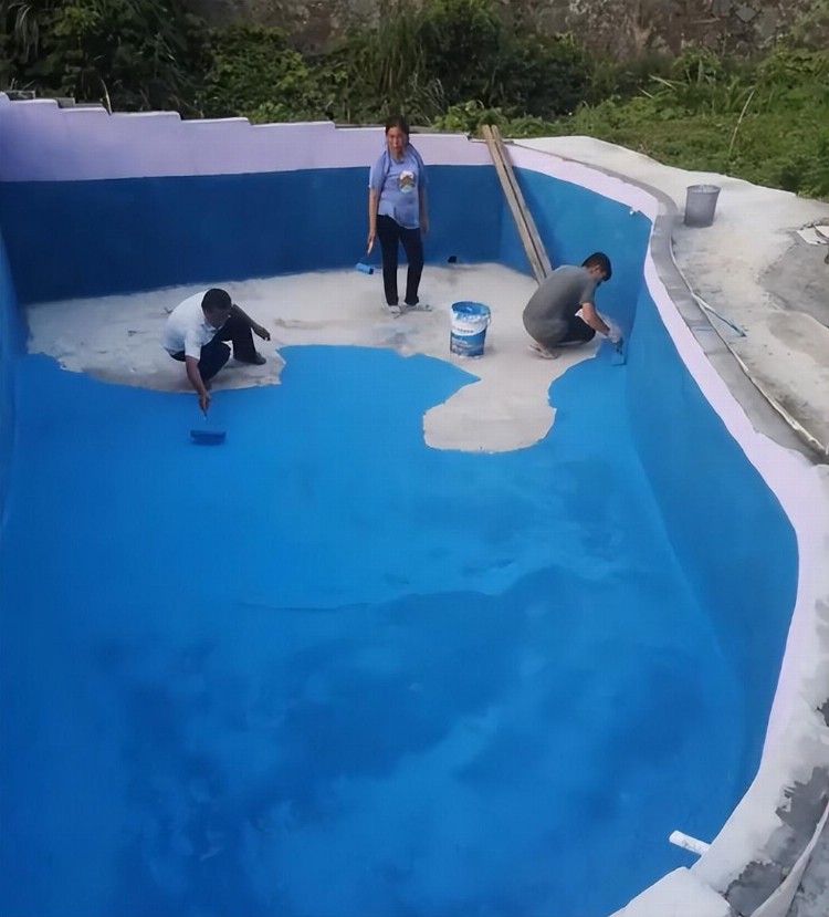 湖南一家人为孩子不野泳，花4000元自制开放式超大泳池，令人羡慕