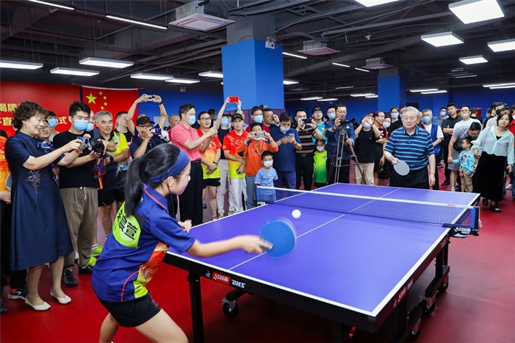 11岁女孩挑战徐寅生！这项赛事让业余乒乓球手也能实现世界冠军梦