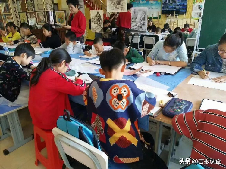 公主岭市杨大城子镇农民画培训基地圆了2000名学生的“画家梦”