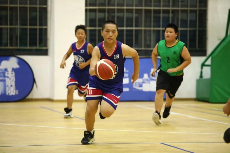 开打！香洲区“区长杯”青少年篮球赛来咯