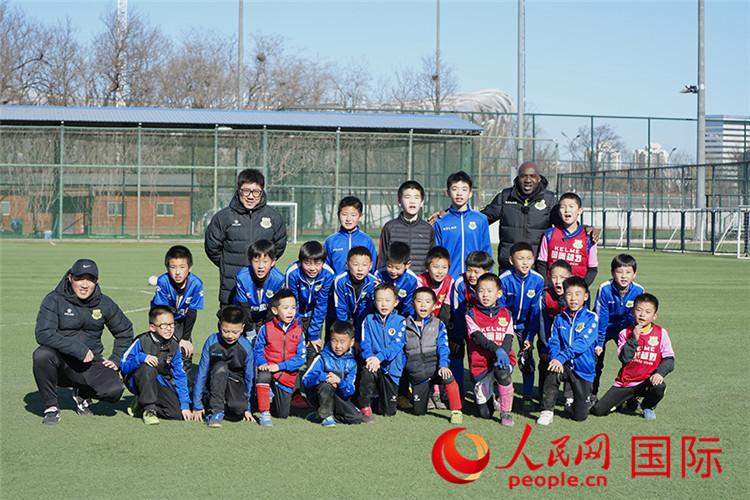 苏丹足球教练李卡德：陪中国孩子寻梦绿茵