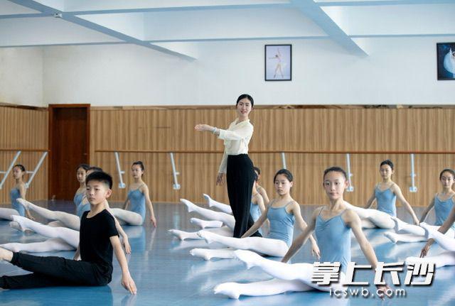 金牌校队⑦|长沙市实验中学舞蹈队：从2人到60人，拿到湖南省中学生舞蹈最高荣誉