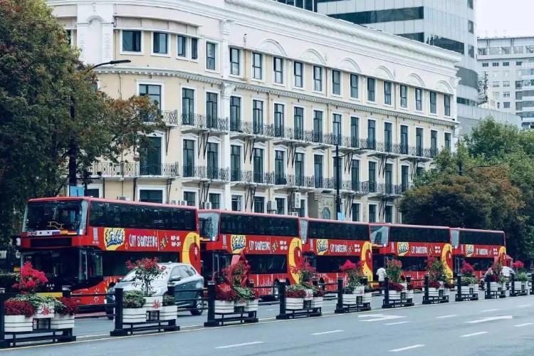 夏日游览上海精华景点，双层观光巴士最新乘坐攻略指南→