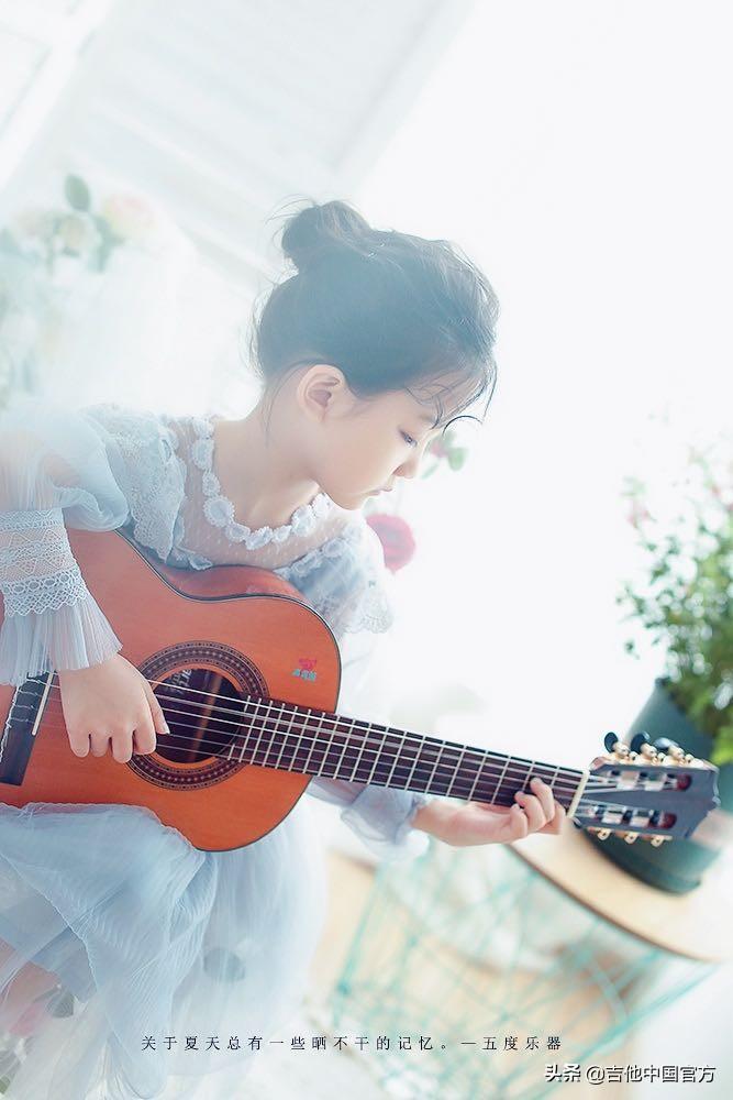 吉他中国专访：火遍外网6岁“吉他女孩”周昭妍爸爸专访
