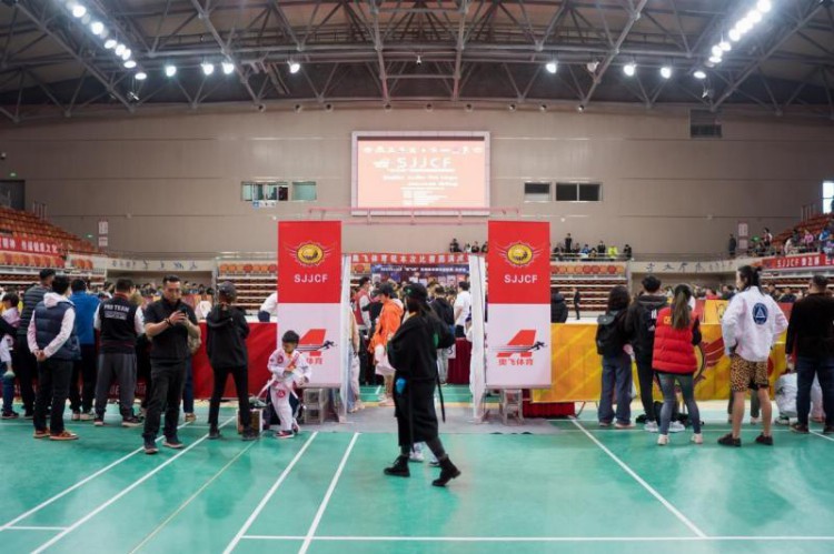 巴西柔术俱乐部联赛北京站吸引800人参赛