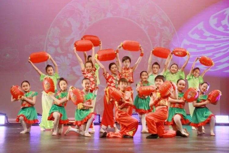 大温书院丨以舞蹈弘扬中华文化、以舞会友——张珺舞蹈艺术学院