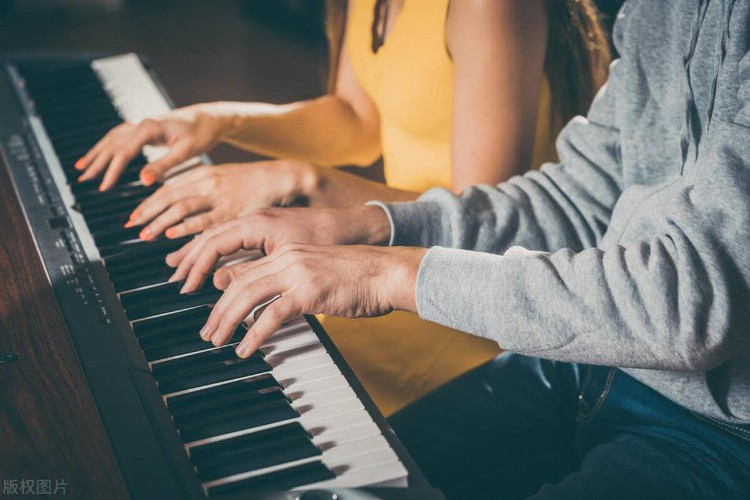 一个零音乐经验的成年人应该如何去学钢琴？
