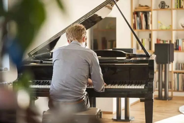零基础的成年人要学会钢琴一般多长时间？