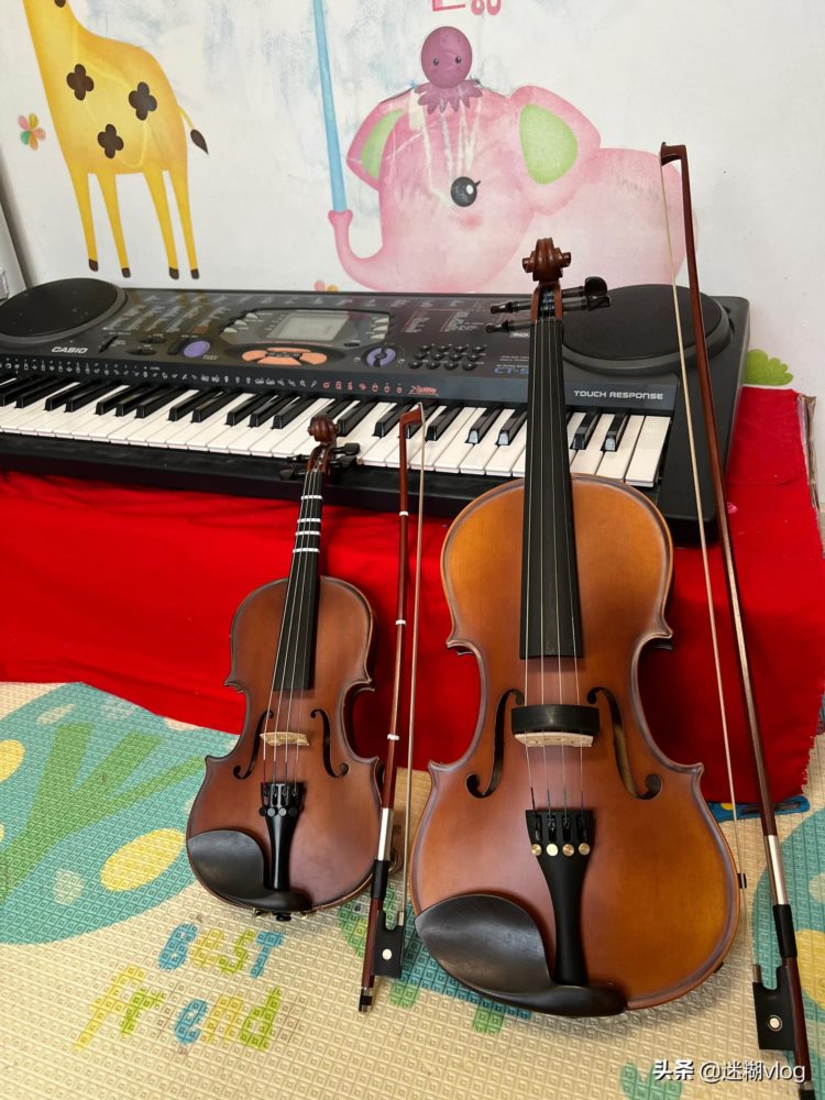 宝妈摸索小提琴陪练方法让娃愉快练琴，别让校音器把娃兴趣校没了