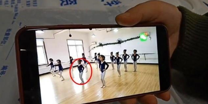 8岁女孩跳舞班跳高难度动作，不幸导致A级截瘫，医生：训练过度