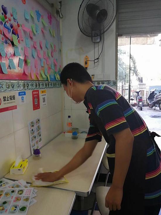暖闻｜福建福州一特教教师开小吃店：员工全是大龄自闭症患者
