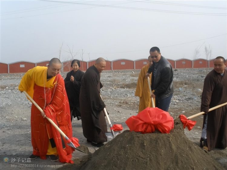 教太极拳，收徒弟，种4400亩枣园，来深圳龙华后，开13家分院