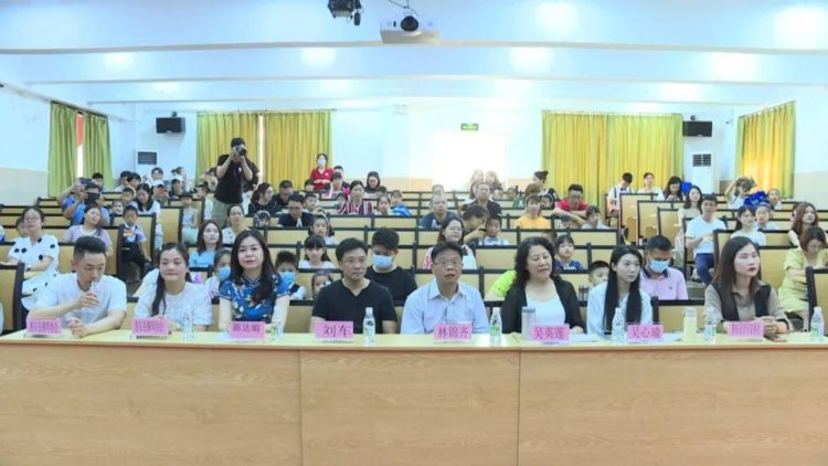 惠东举行第三届青少年钢琴比赛 150余名选手琴艺大比拼