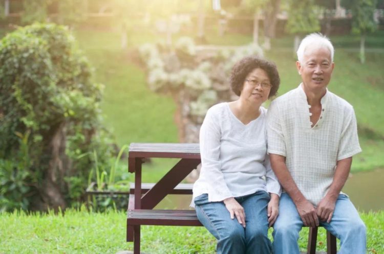 60岁后坚决离婚的中国夫妻：婚姻死了，爱情可以重觅