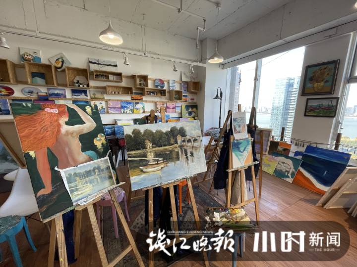 遭遇生意惨淡和父母去世的双重打击，27岁杭州姑娘开画室追梦：我要活成弟弟的榜样