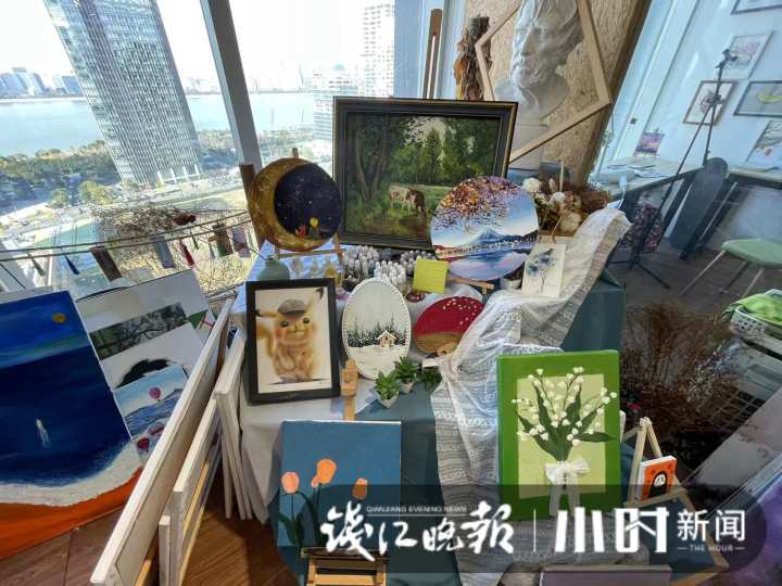 遭遇生意惨淡和父母去世的双重打击，27岁杭州姑娘开画室追梦：我要活成弟弟的榜样
