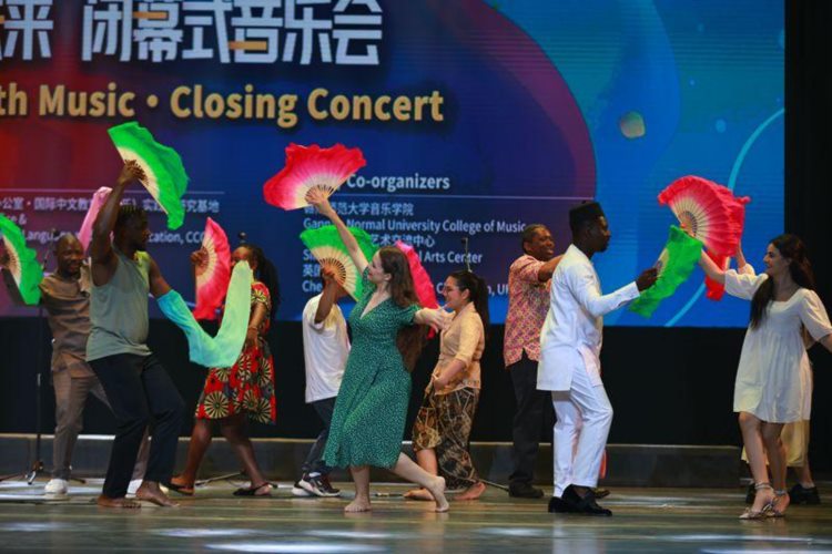 十五国青年欢聚“第九届中国音乐文化国际研修学院”
